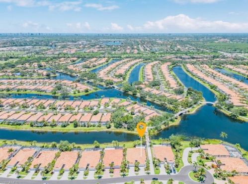 4199 Los Altos Ct, Naples FL  34109-1315 exterior