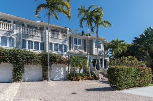 993 8th St, Naples FL  34117-0023 exterior