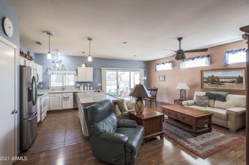 22901 Las Vegas Dr, Sun City, AZ 85375-2619