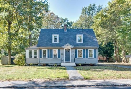 129 Walnut St, Abington, MA 02351-2533