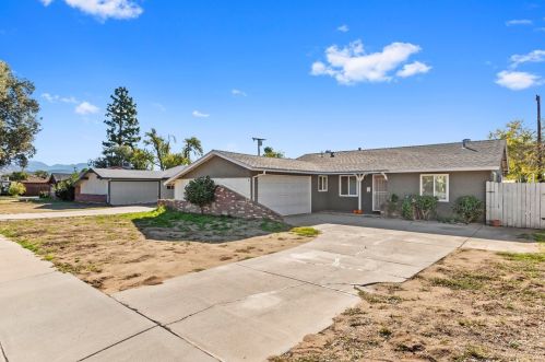 1137 36th St, San Bernardino, CA 92404-1811