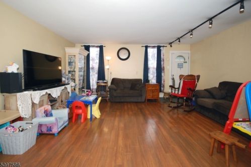 108 Mansfield St, Belvidere NJ  07823-1506 exterior