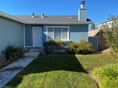 27823 Blue Sky Ln, Santa Clarita, CA 91351-5714