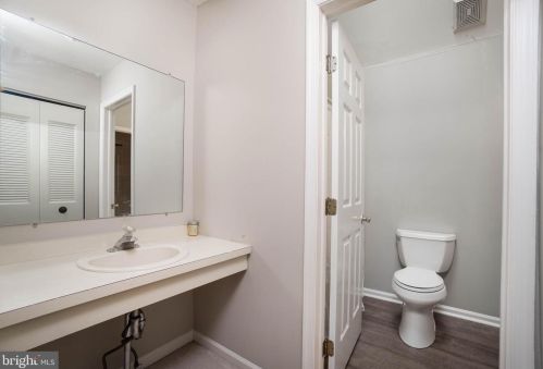 627 Coates Ln, Norristown PA  19406-2558 exterior
