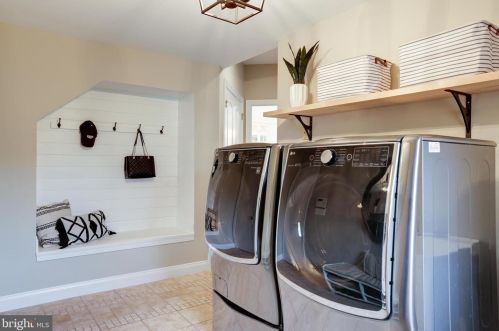 18506 Pelicans Nest Way, Leesburg VA  20176-3963 exterior