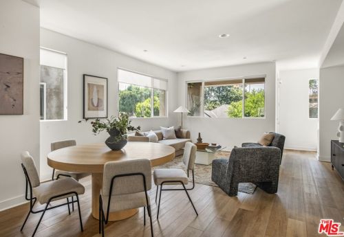10813 Sarah St, North Hollywood, CA 91602-1813
