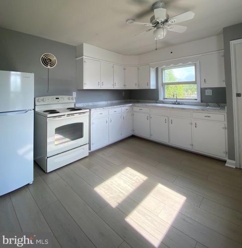 704 2nd Ave, Parkesburg, PA 19365-1302