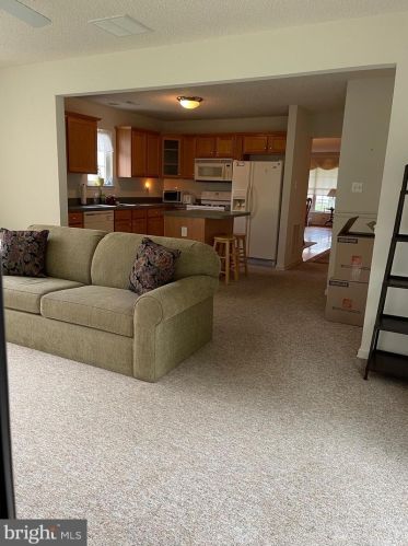 11 Meadowview Dr, Pilesgrove NJ 08098-2539 exterior