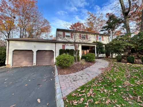 5 Starr Rd, East Brunswick, NJ 08816-4052
