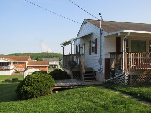328 Provins Ave, Grays Landing, PA 15461-1928