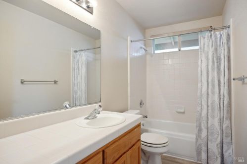 1104 Pippin Cir, Santa Rosa CA  95407-6772 exterior
