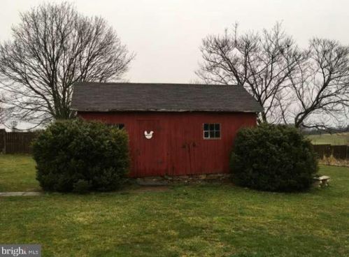 1111 Delta Rd, Red Lion PA  17356-9724 exterior