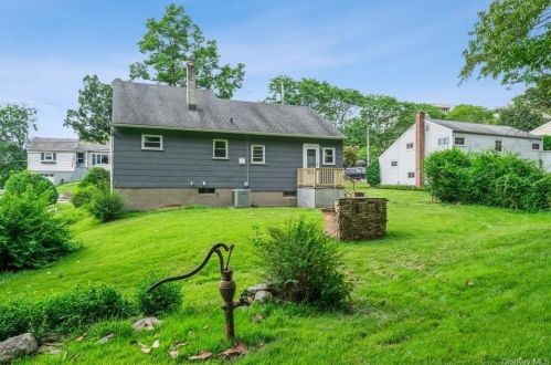 132 Overlook Ave, Peekskill NY  10566-3008 exterior