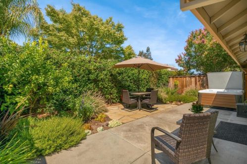 16977 Sugar Pine Dr, Morgan Hill, CA 95037-7055