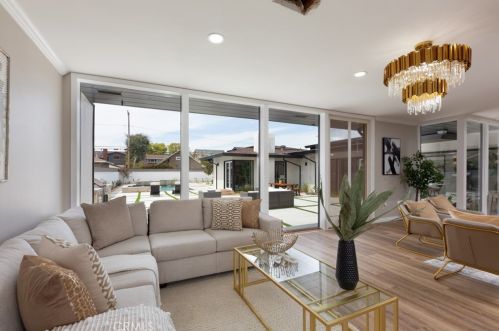 3841 Pacific Ave, Long Beach CA  90807-3227 exterior