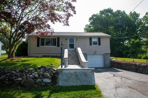 73 Old Rockingham Rd, Salem, NH 03079-2124