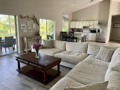 8737 Sharon St, Hobe Sound FL  33455-7225 exterior