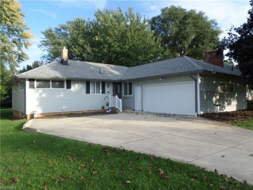 7561 Hoertz Rd, Cleveland, OH 44134-6441