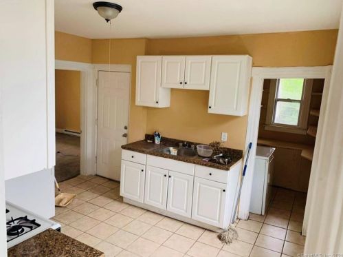 10 Pearl St, Waterbury CT  06704-3341 exterior