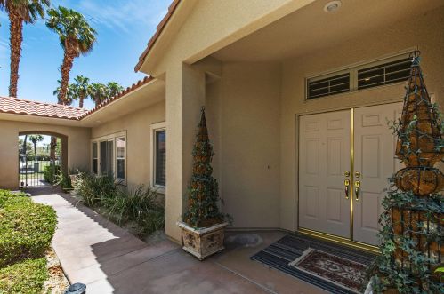 122 Kavenish Dr, Rancho Mirage CA  92270-3244 exterior