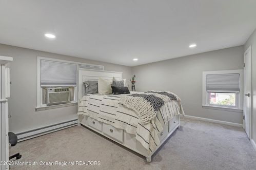 226 Davis Ave, Lacey NJ  08731-3519 exterior