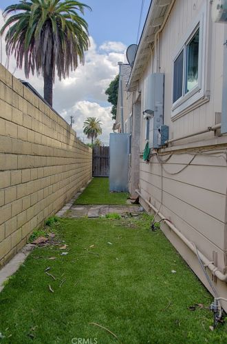 2561 Oregon Ave, Long Beach CA  90806-2826 exterior