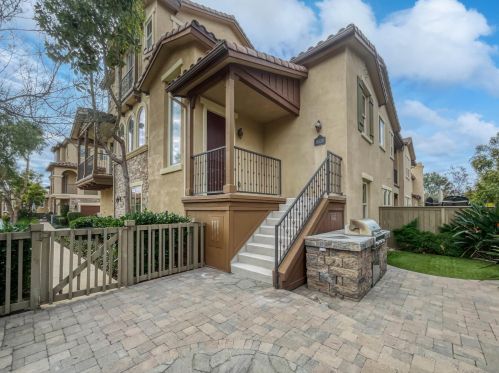 8518 Old Stonefield Chase, San Diego, CA 92127-6151