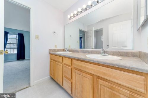 132 Peregrine Ln, Hummelstown PA  17036-8845 exterior