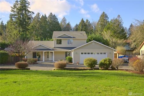 7675 University Point Cir, Bremerton, WA 98311-9438