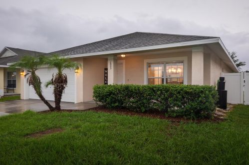 1805 Harmony Bayou Ct, Ruskin, FL 33570-6357