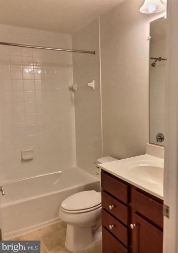 14730 Mason Creek Cir, Woodbridge VA  22191-3318 exterior