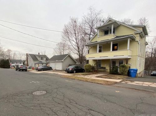 17 Grove St, Bristol, CT 06010-4316