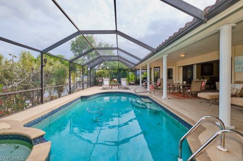 1429 23rd Ter, Cape Coral FL  33909-4402 exterior