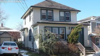 540 Elm Ave, Ridgefield, NJ 07657-1316