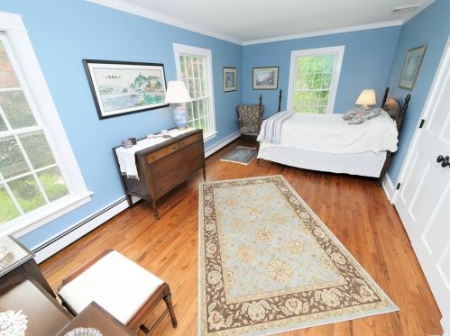 28 Little Harbor Rd, Mount Sinai NY  11766-1208 exterior