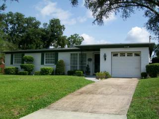 8613 Saint Patrick Ln, Jacksonville, FL 32216-4654
