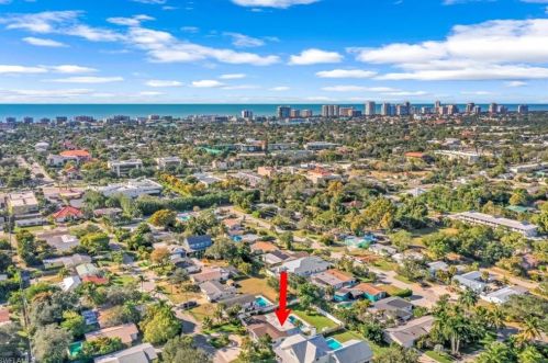 1173 29th Ave, Naples, FL 34103-4506