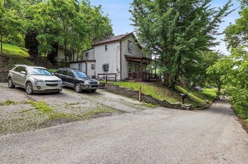 2516 Dalemount St, Pittsburgh, PA 15216-2826