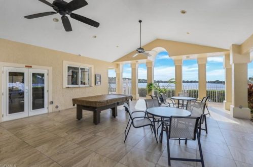 1812 Piccadilly Circus, Naples FL 34112-3687 exterior