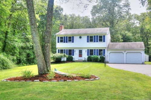 53 Daniel St, East Hampton, CT 06424-1806
