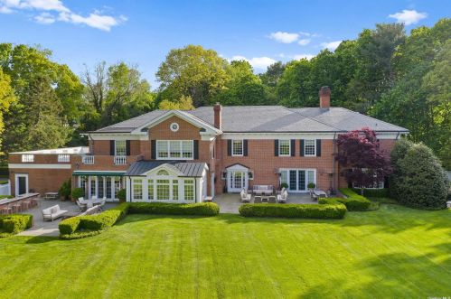 343 Duck Pond Rd, Matinecock, NY 11560-2400