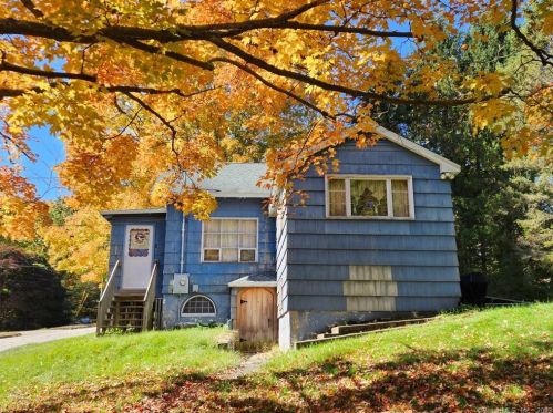 107 Browning Rd, Norwich, CT 06360-1415
