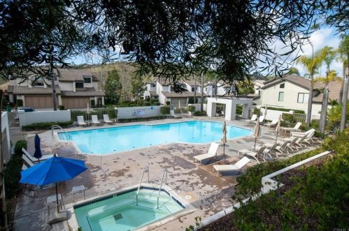 6319 Caminito Del Pastel, San Diego CA  92111-6825 exterior