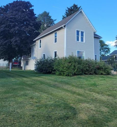 410 Division St, Dodgeville, WI 53533-1512