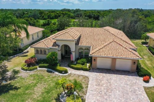 1321 Crystal Greens Dr, Ruskin, FL 33573-4422