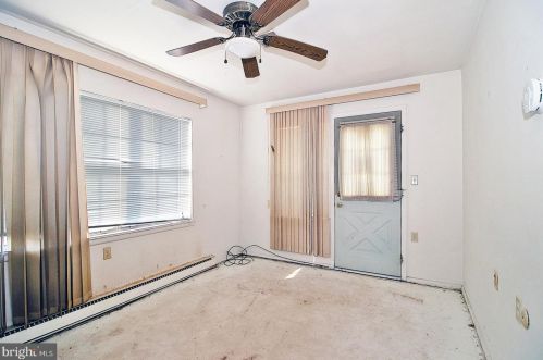 547 Sheffield Ct, Lakewood, NJ 08701-7852