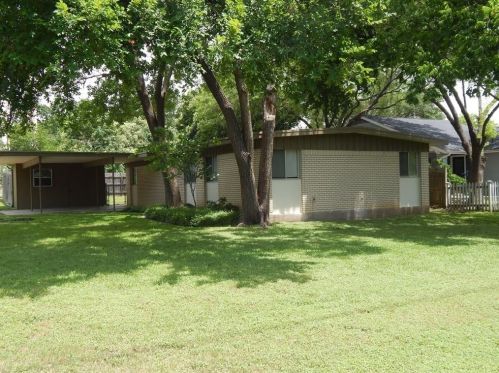 1301 Vine St, Georgetown TX  78626-7134 exterior