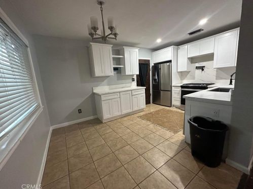 8268 Garfield St, Riverside CA  92504-3008 exterior