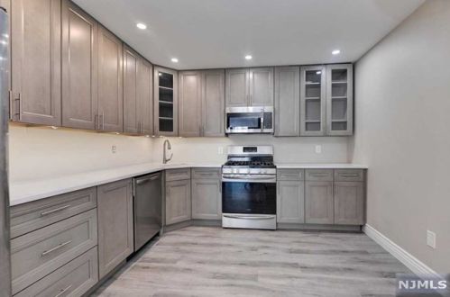 838 Juniper Way, Mahwah NJ  07430-3458 exterior