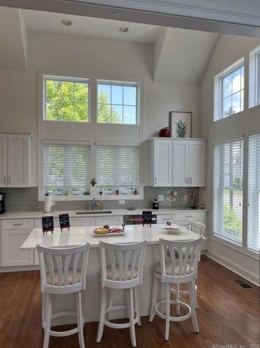 90 Copper Square Dr, Bethel, CT 06801-3236
